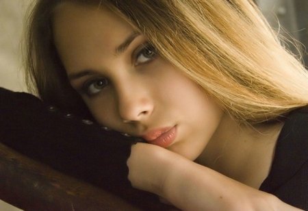 Прощальный взгляд из глубины вокзала Прощальный взгляд из глубины вокзала